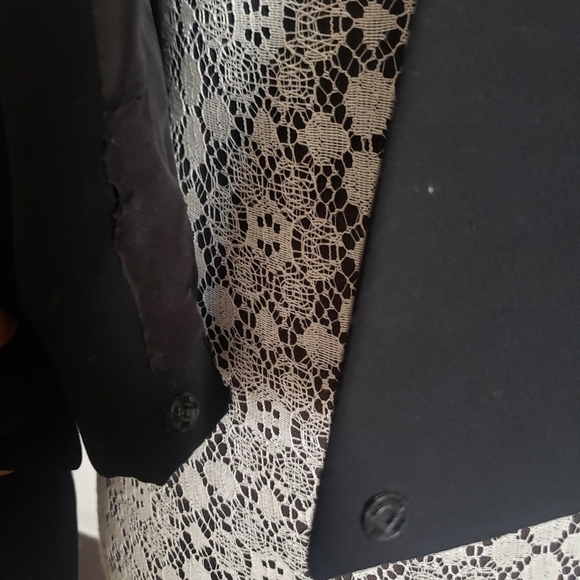 CHANEL Crop Wool Blazer - Picture 13 of 16